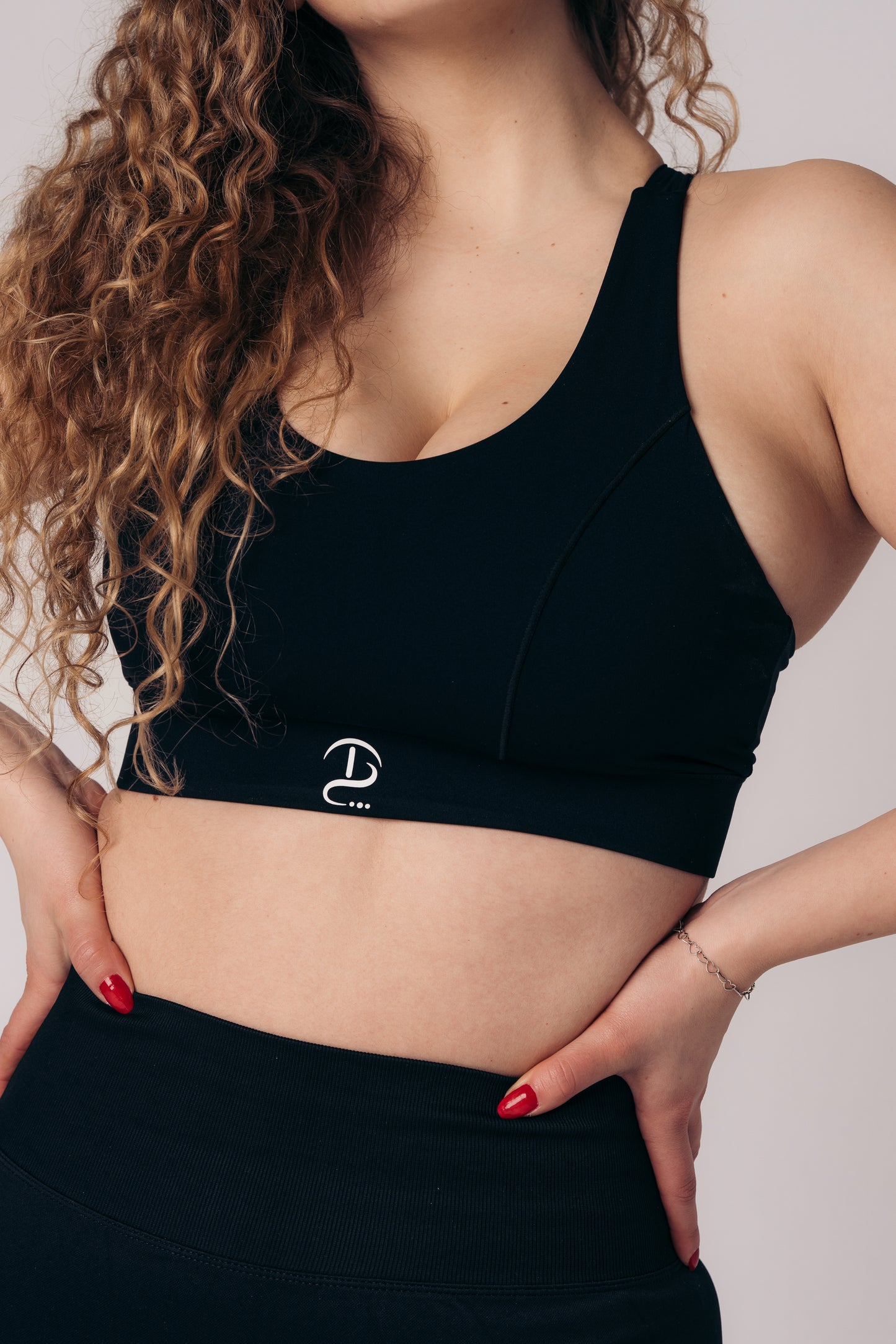 High-support non-removable padded sports bra high-support