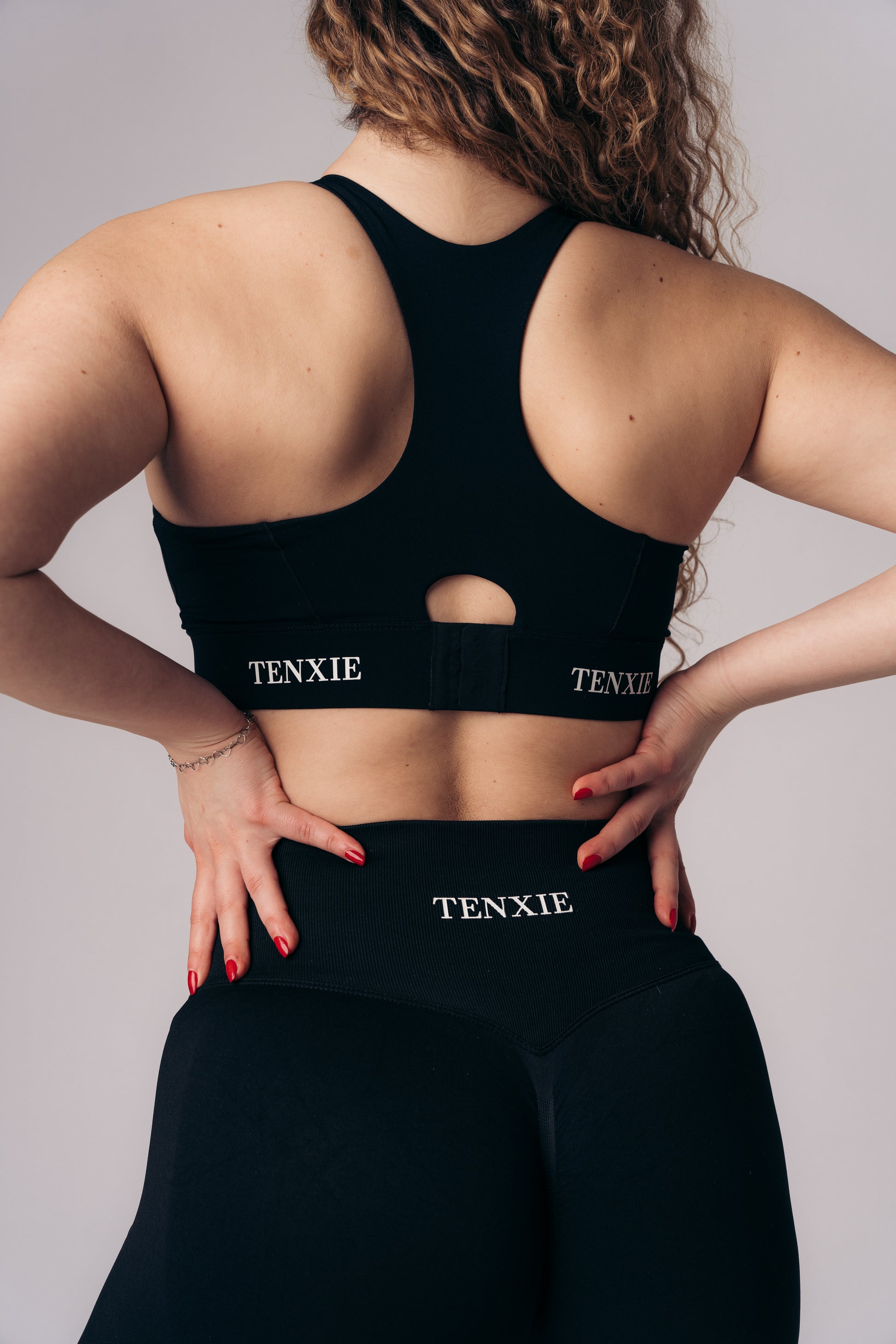 High-support non-removable padded sports bra high-support