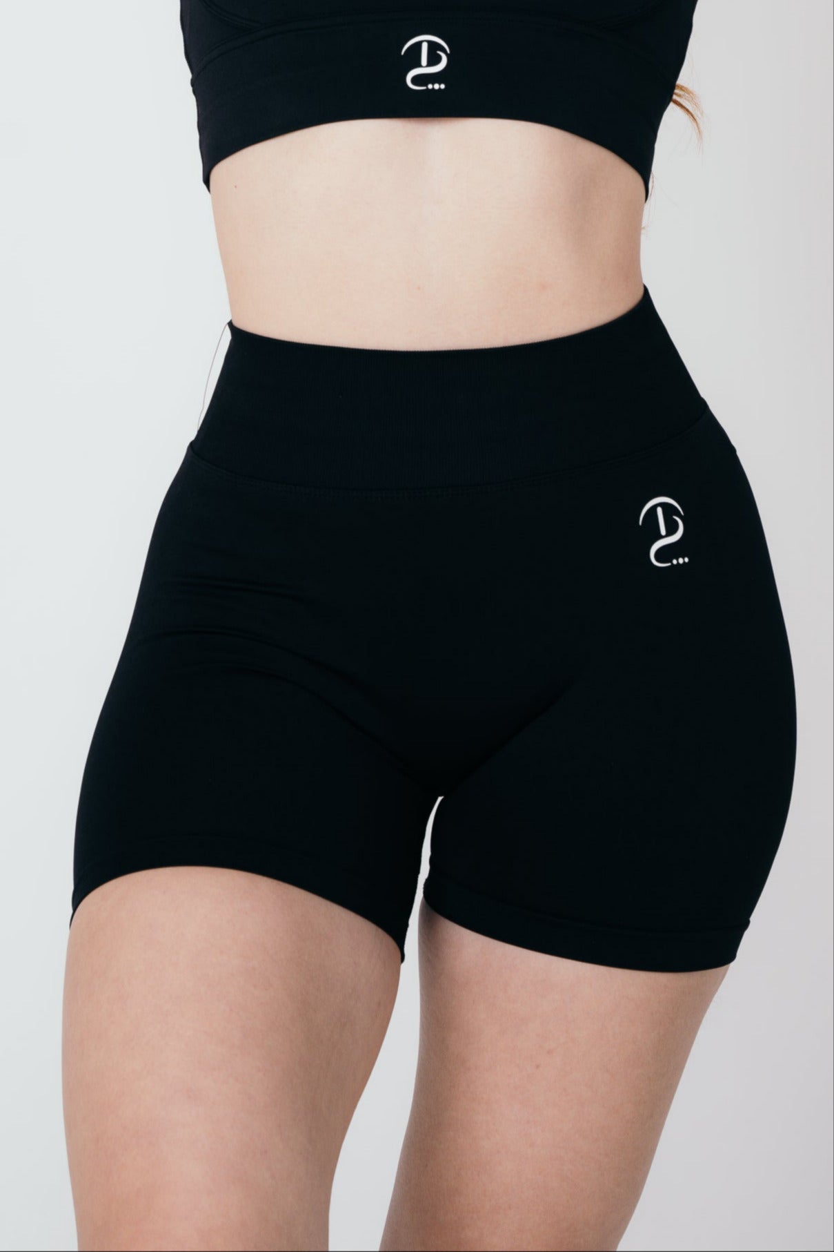 Essence Scrunch Shorts in Black